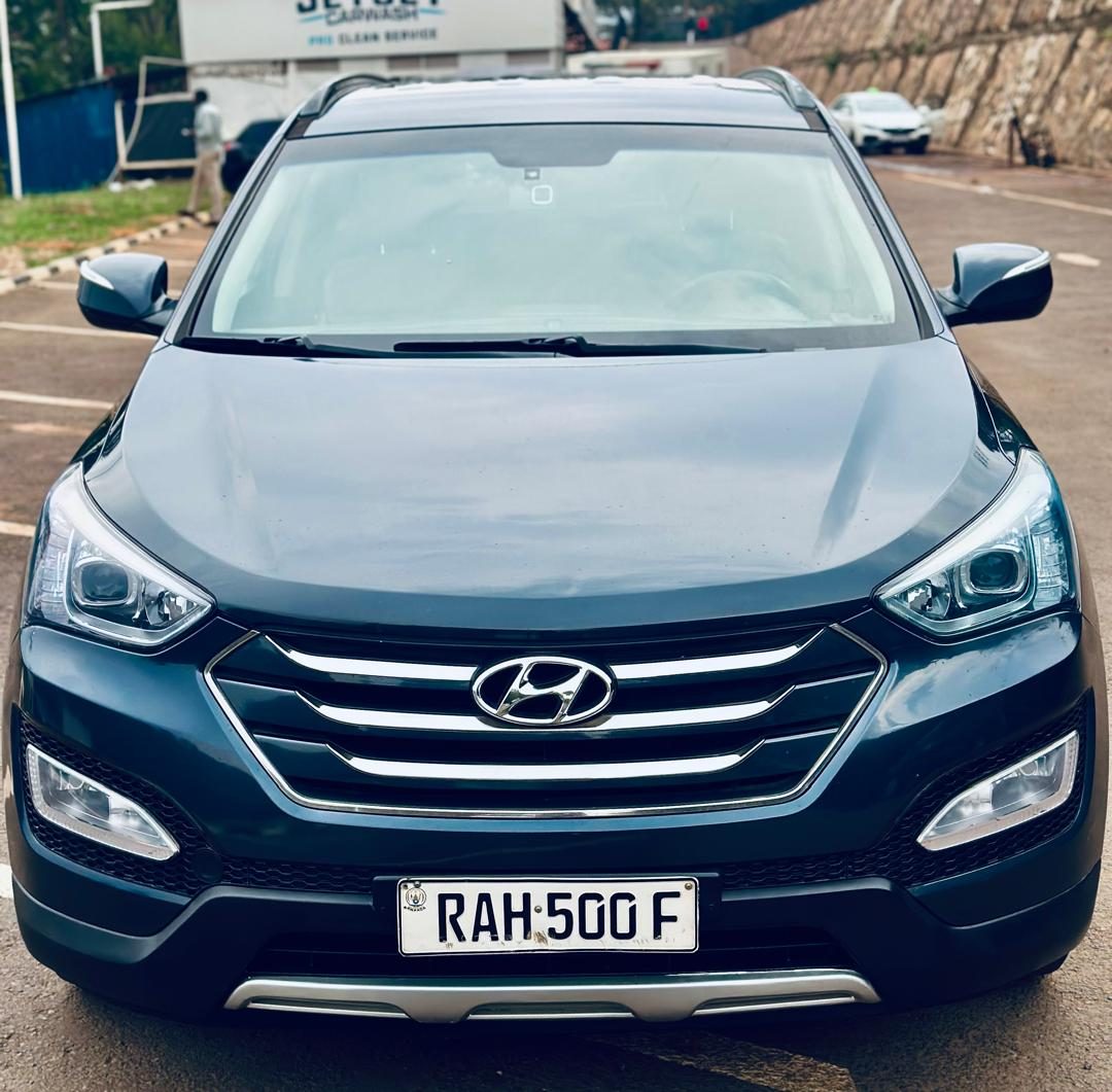 Hyundai SantaFe, plate RAH 500 F
