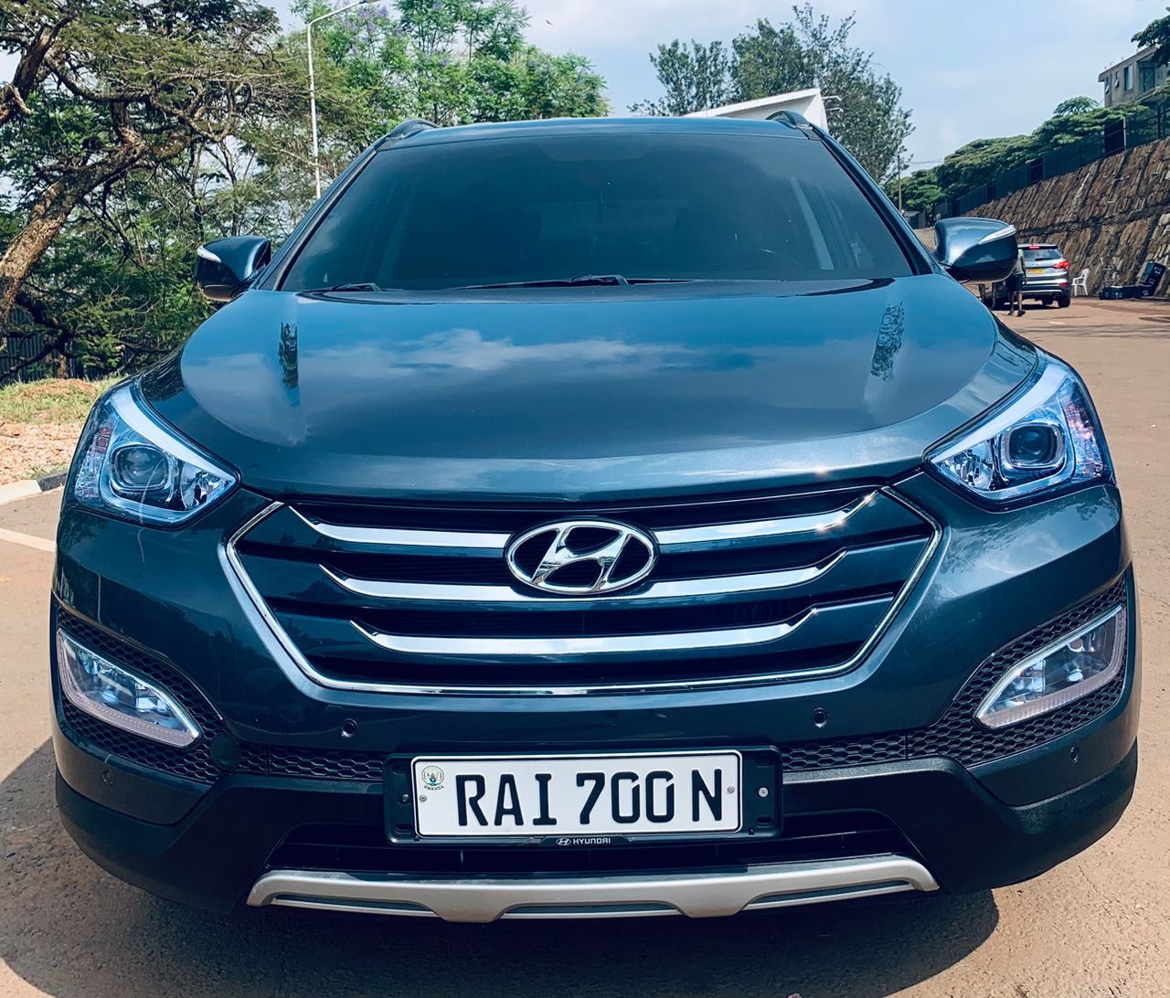 Hyundai SantaFe, plate RAI 700 N
