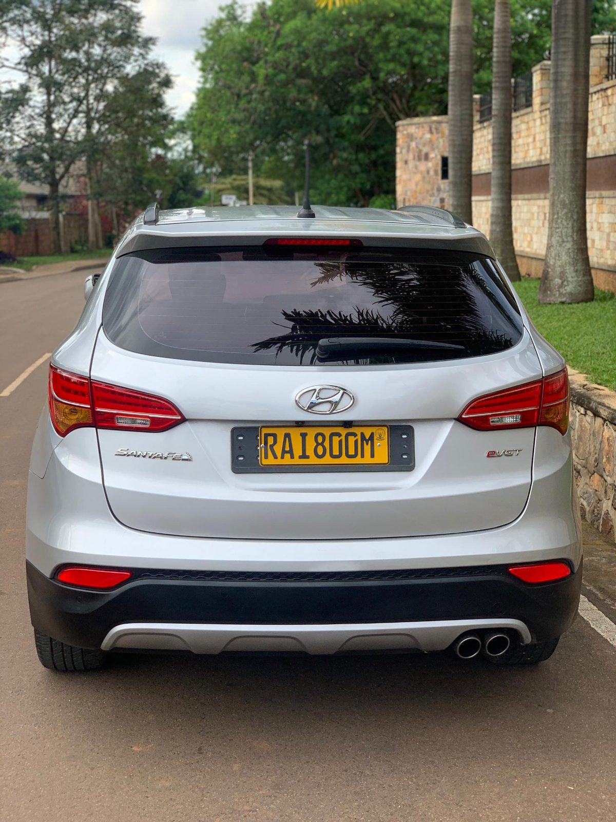 Hyundai SantaFe, plate RAI 800 M — Rear ¾