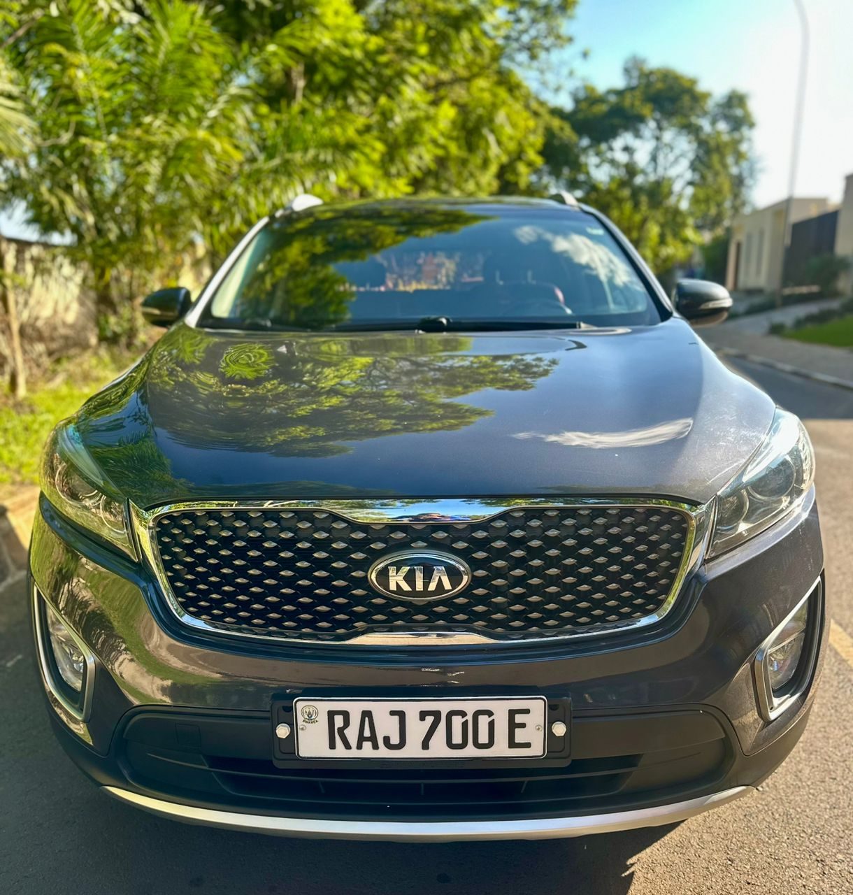 KIA SORENTO, plate RAJ 700 E